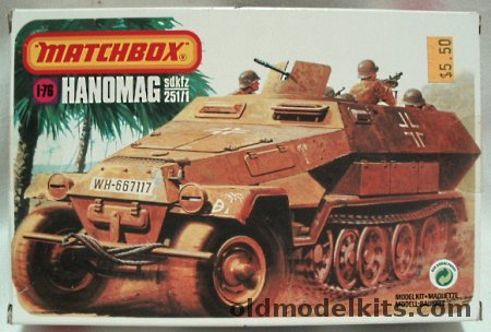 Matchbox 1/76 Hanomag Sd.Kfz. 251/1 with Diorama Display Base, 40083 plastic model kit